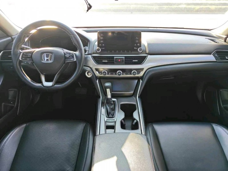 济宁18年本田雅阁7