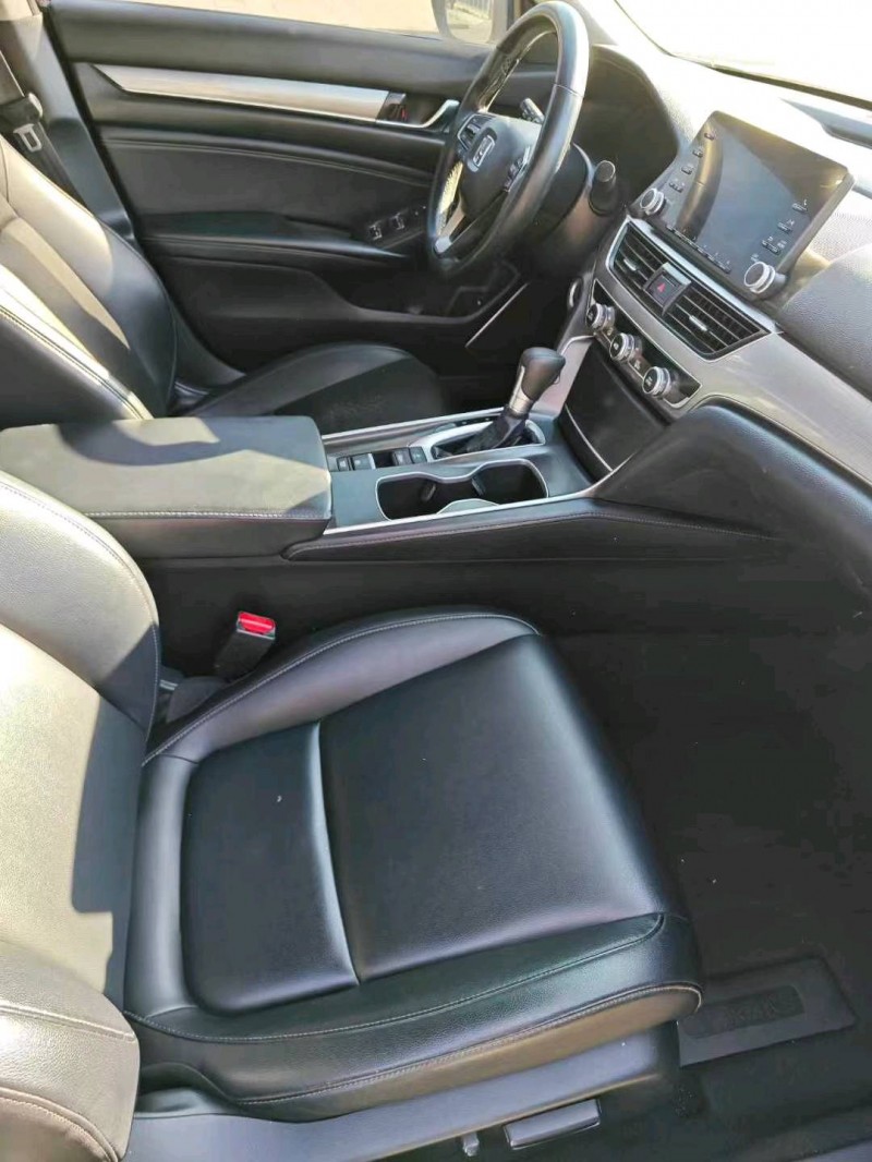 济宁18年本田雅阁9