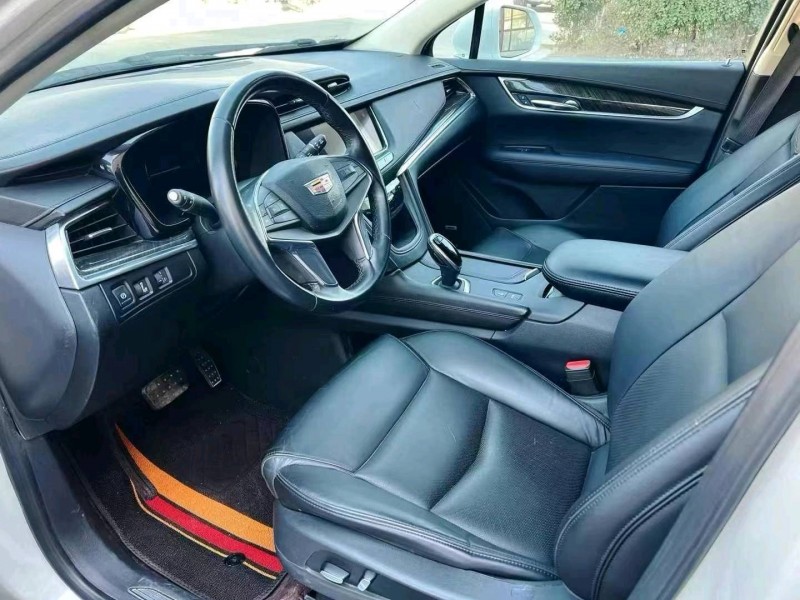 济宁16年凯迪拉克XT57