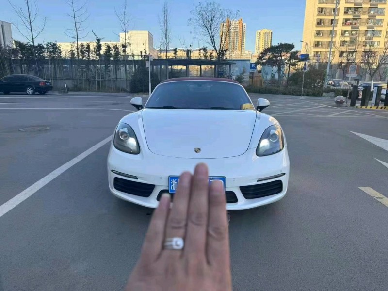 日照16年保时捷7181