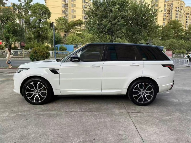 佛山21年路虎揽胜运动3