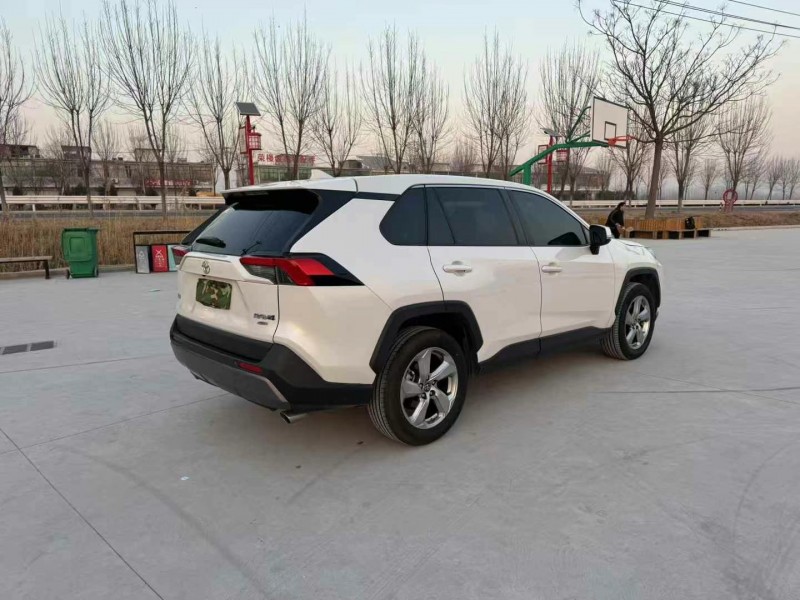 徐州21年丰田RAV4荣放8