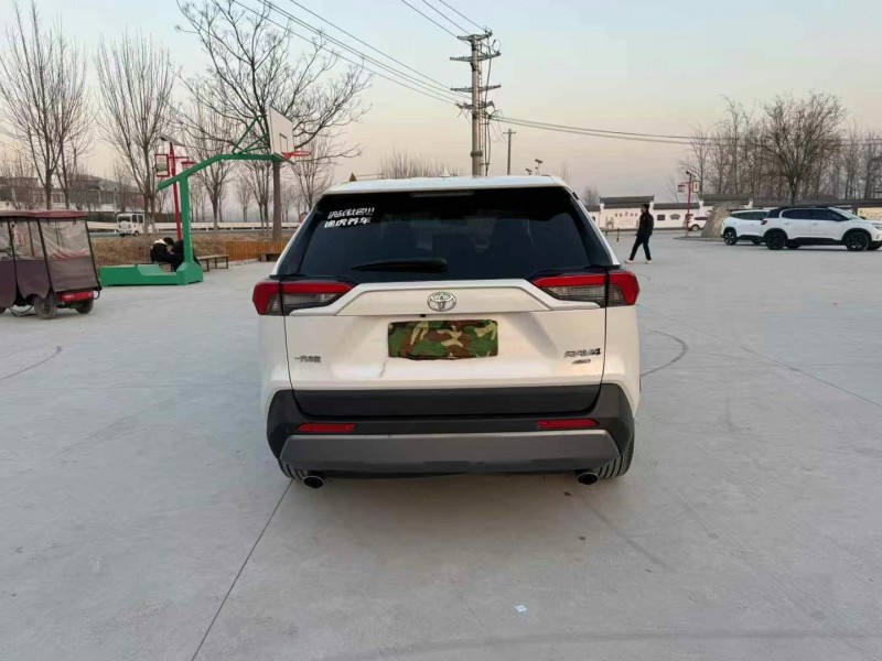 徐州21年丰田RAV4荣放9