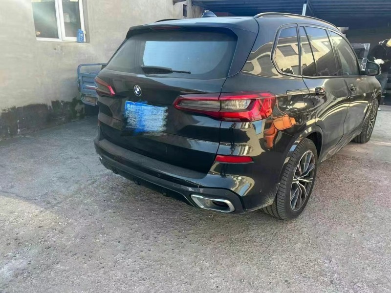 保定20年宝马X57