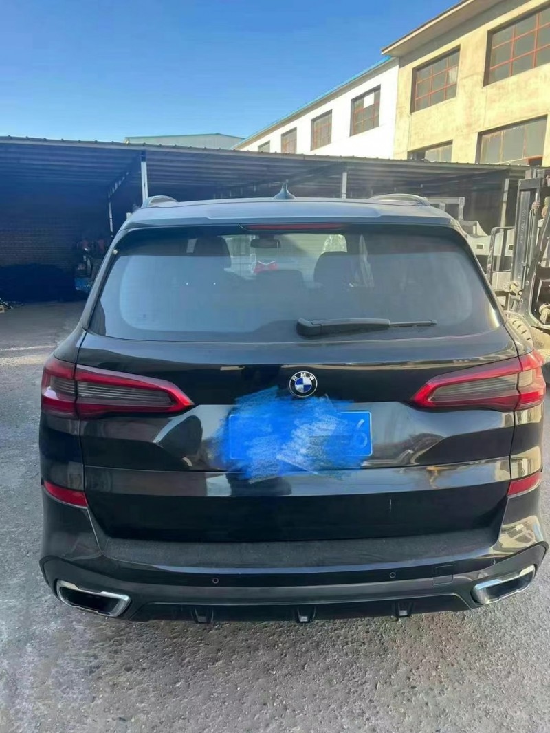 保定20年宝马X58