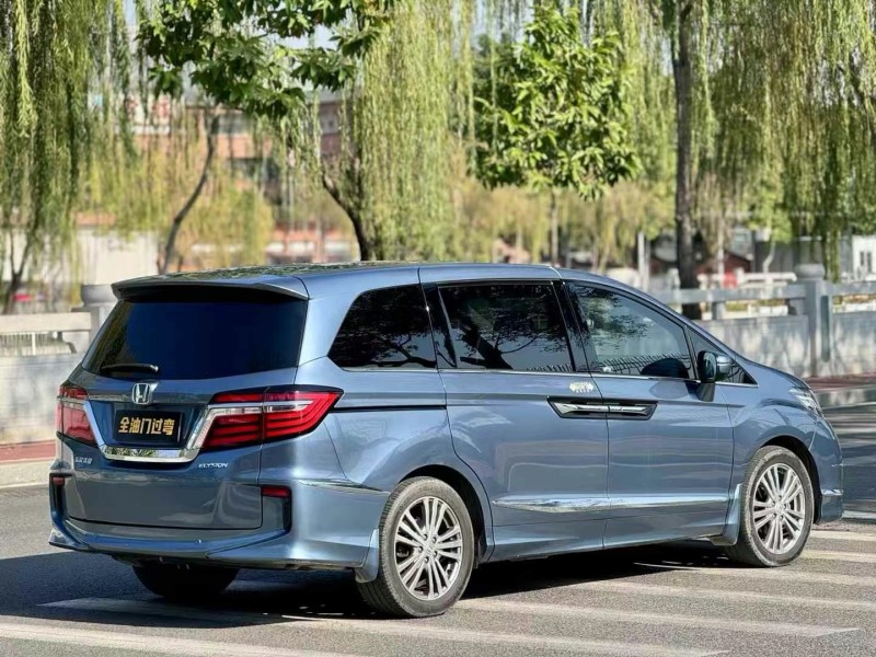 广州16年本田艾力绅5