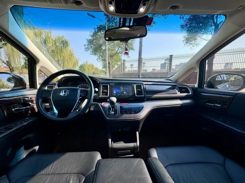 广州16年本田艾力绅7