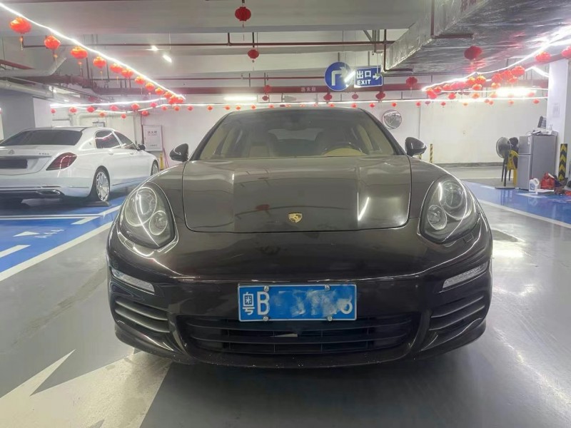 广州13年保时捷帕拉梅拉1