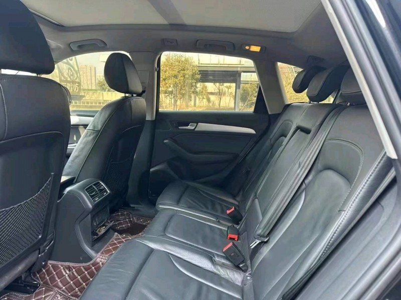 济宁14年奥迪Q58