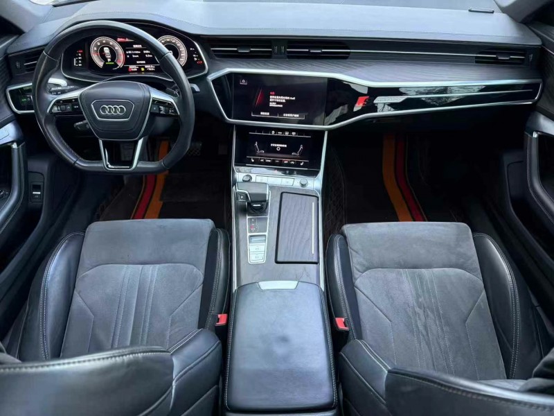 济宁23年奥迪A6L4