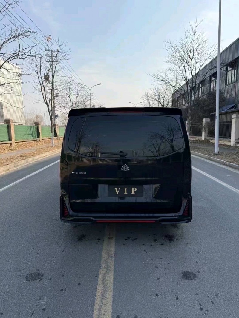 泰州21年奔驰威霆4