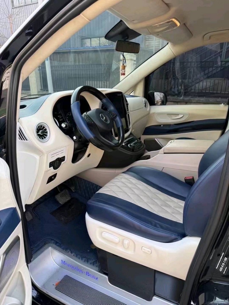 泰州21年奔驰威霆8