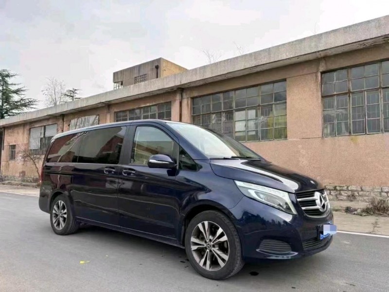 济宁19年奔驰V2