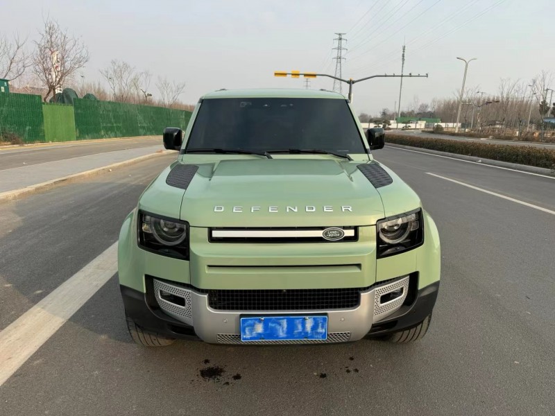 枣庄23年路虎卫士1