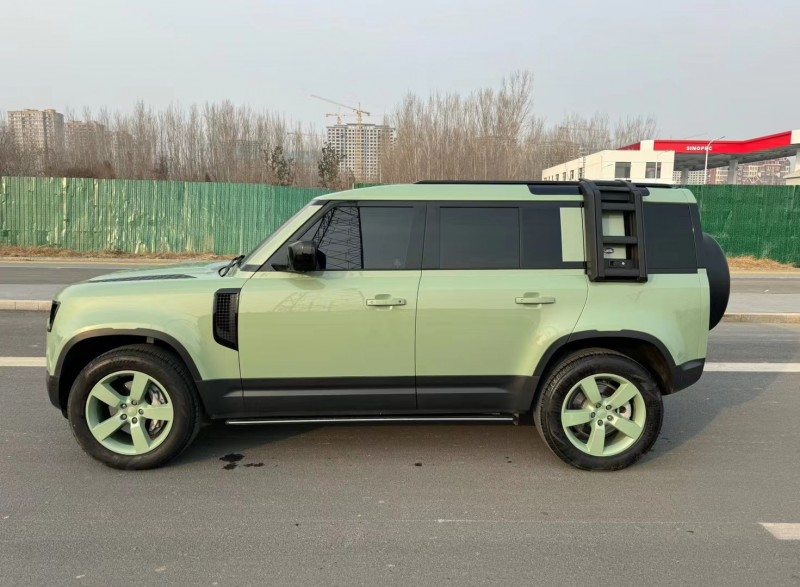 枣庄23年路虎卫士8