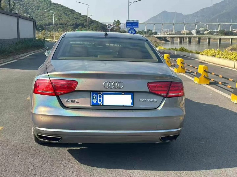 广州11年奥迪A8L9