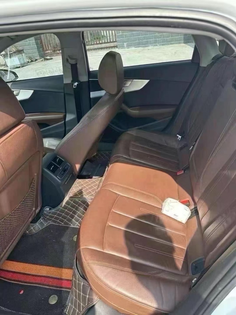 济宁19年奥迪A4L6