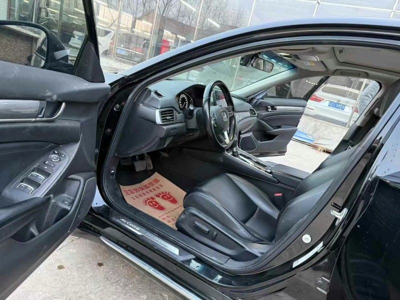 徐州19年本田雅阁4