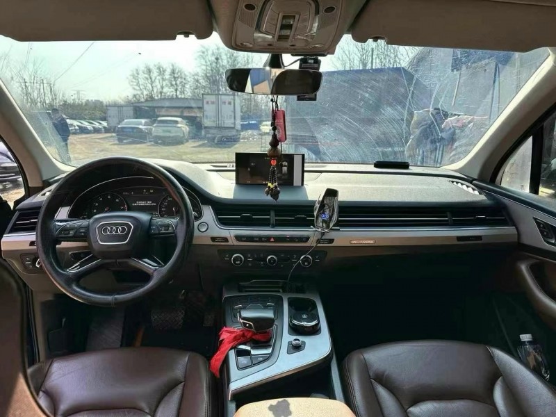 青岛18年奥迪Q75