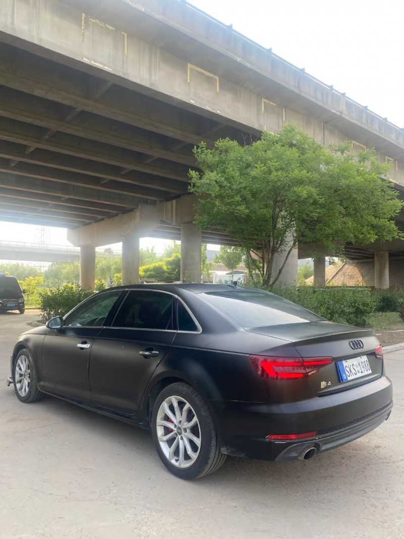 青岛17年奥迪A4L8