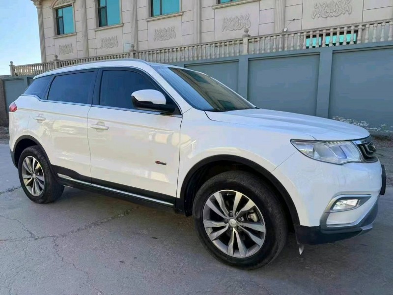 保定18年吉利博越2