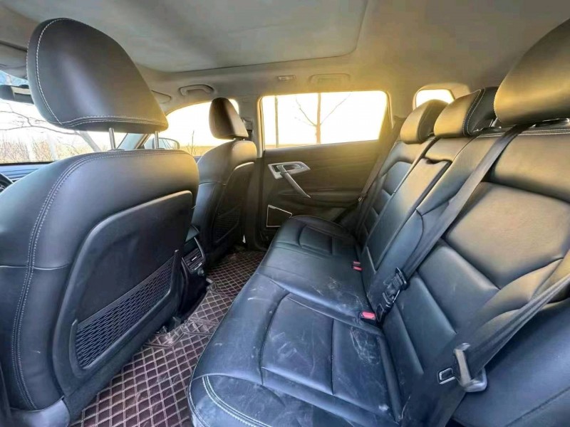 保定18年吉利博越7