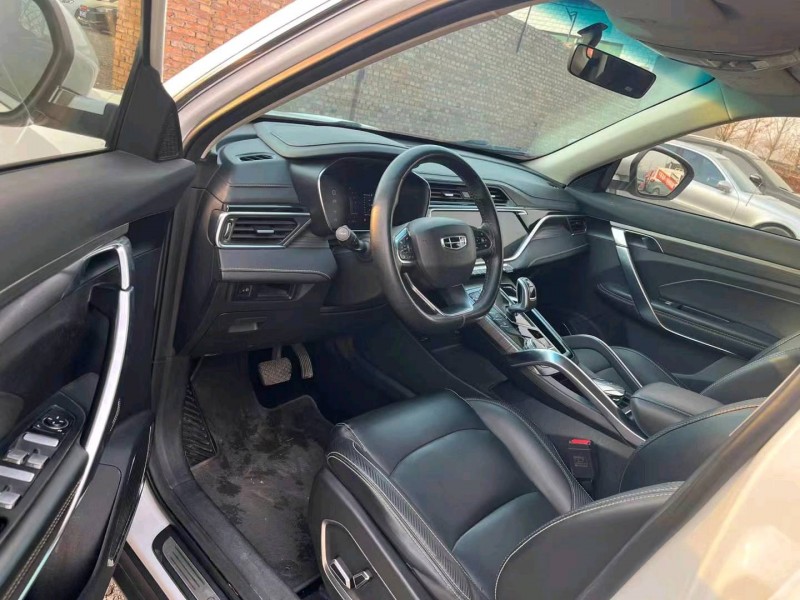 保定19年吉利博越7