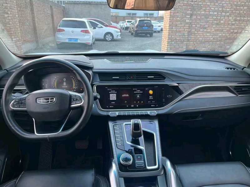 保定19年吉利博越9