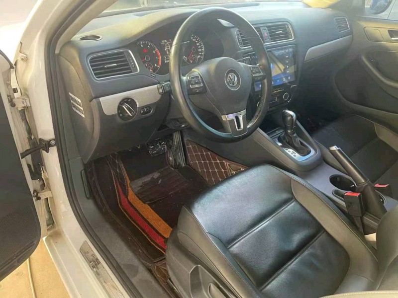 保定14年大众速腾4