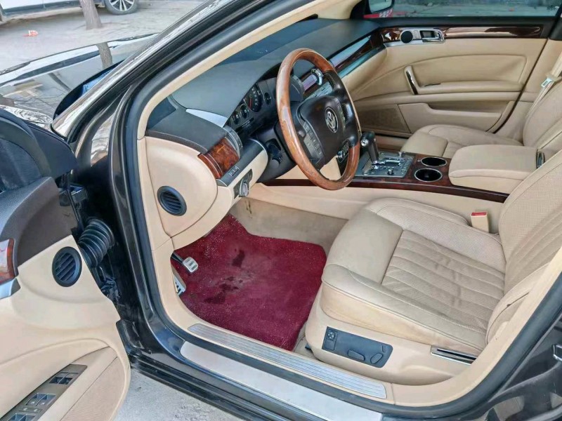 保定11年大众辉腾5