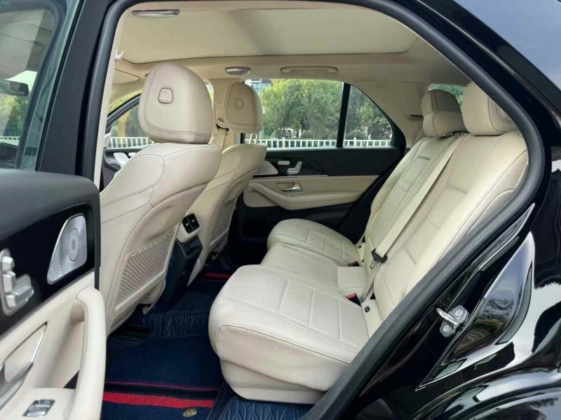 济宁19年奔驰威霆3