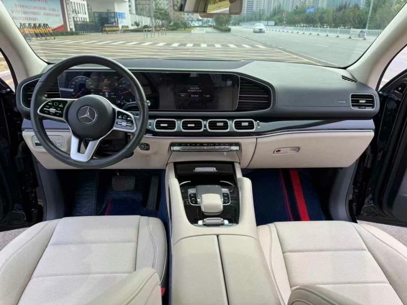 济宁19年奔驰威霆4