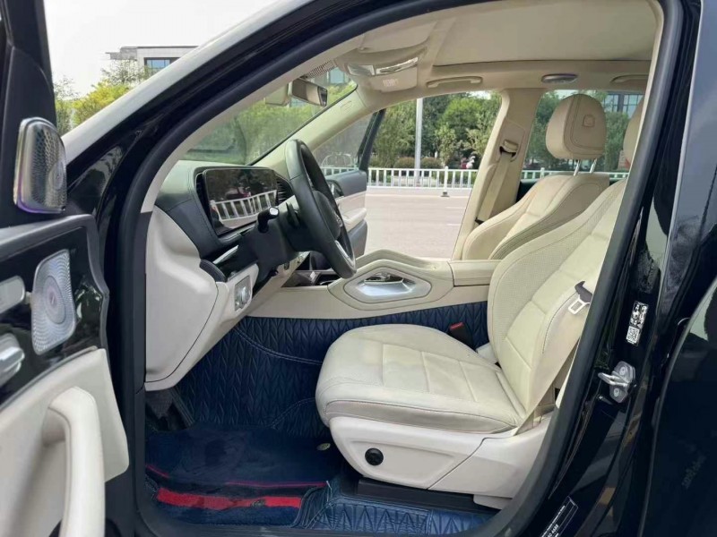 济宁19年奔驰威霆6