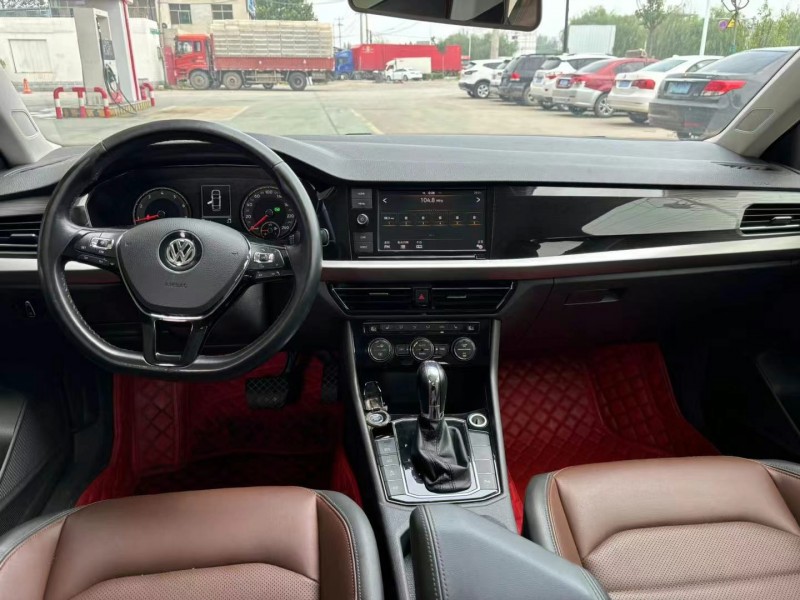 保定18年大众朗逸6