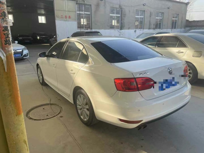 保定14年大众速腾4