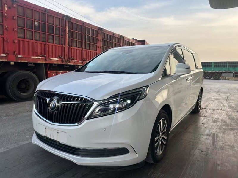 保定17年别克GL82