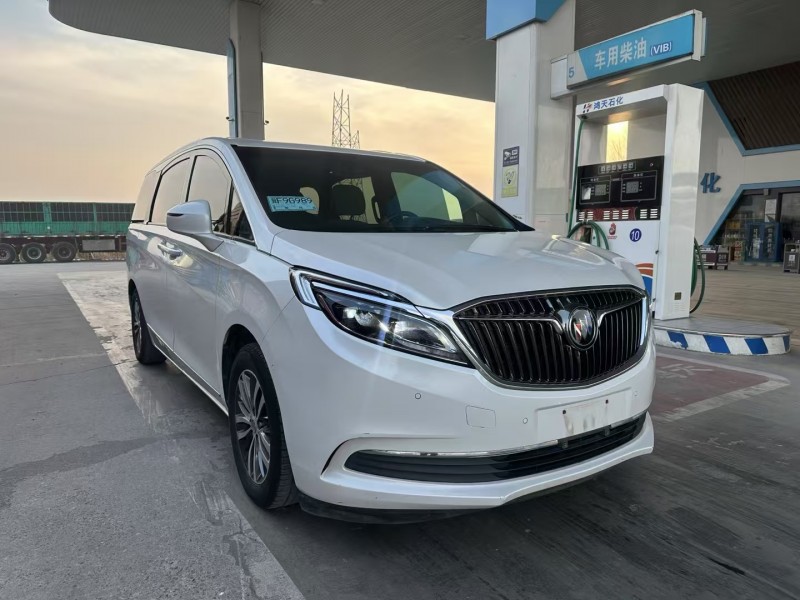 保定17年别克GL83