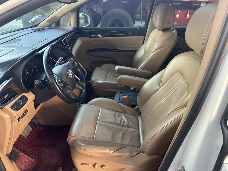 保定17年别克GL84