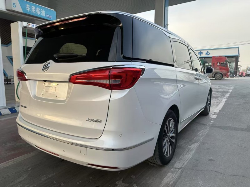 保定17年别克GL88