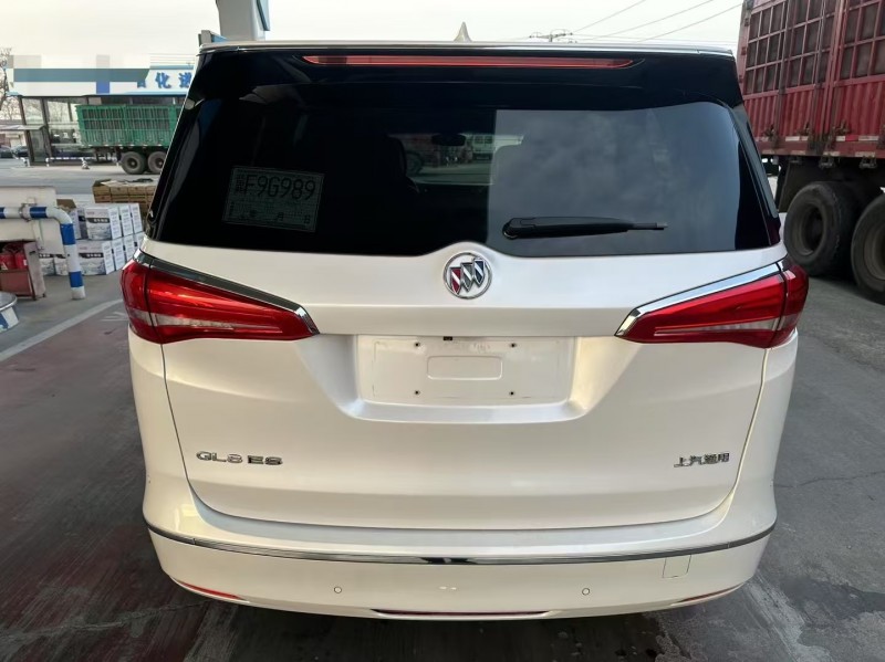 保定17年别克GL89