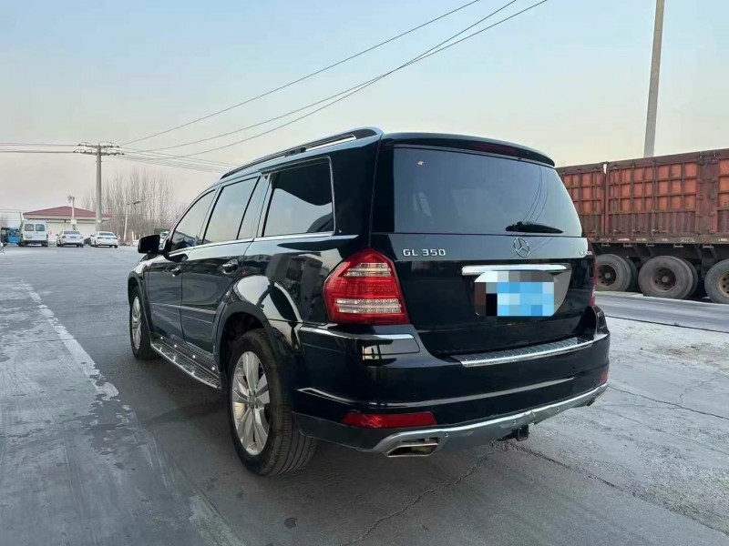 保定13年奔驰GL8