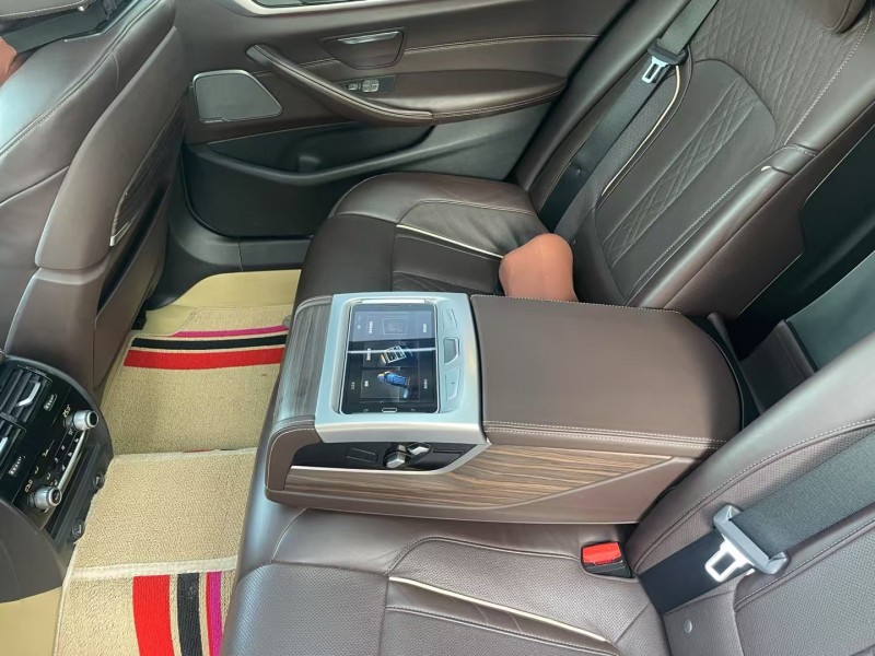 保定19年宝马5系7