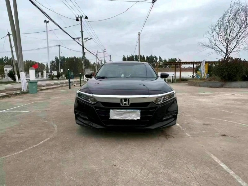 徐州18年本田雅阁1