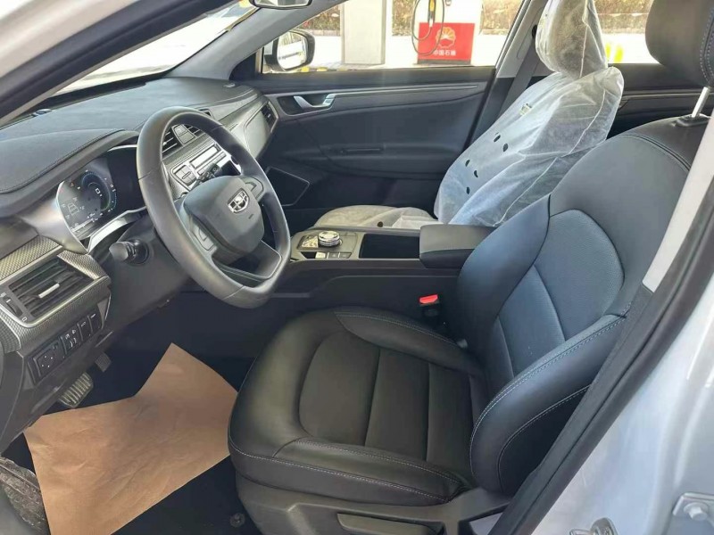 保定23年吉利帝豪4