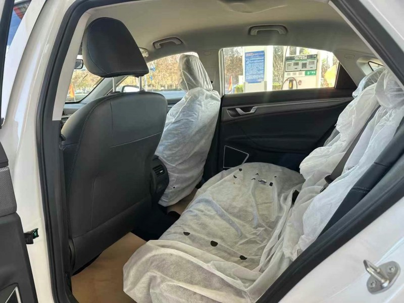 保定23年吉利帝豪6