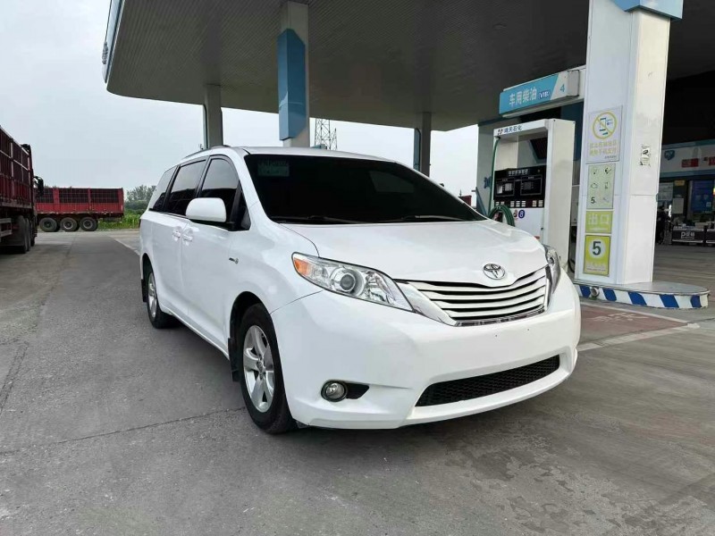 保定18年丰田塞纳3