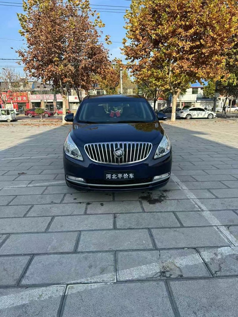 保定11年别克GL81