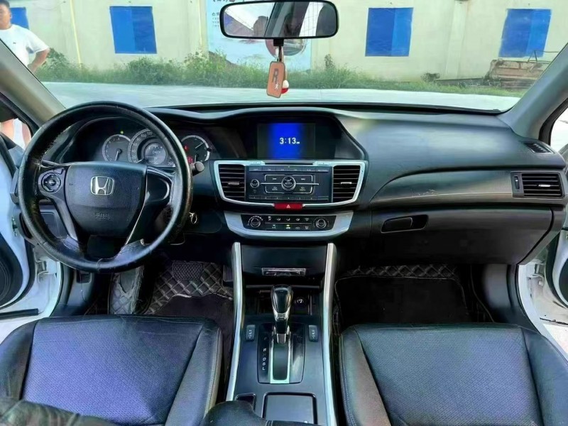 徐州15年本田雅阁7