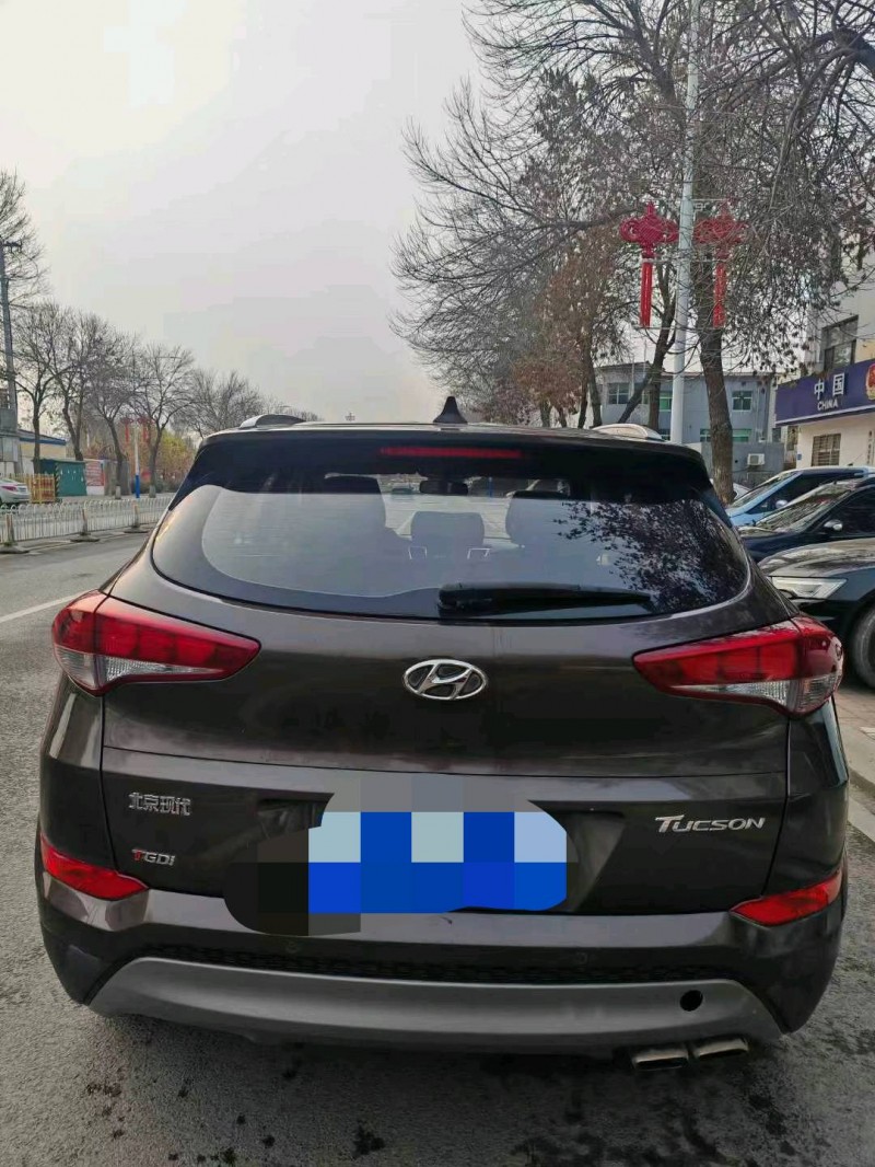 保定17年现代途胜5