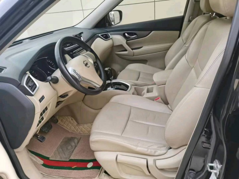 保定16年日产奇骏8